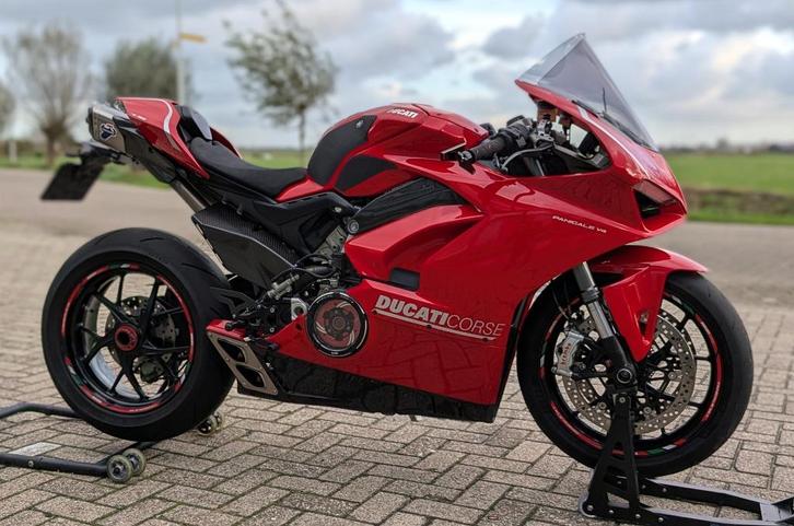 Ducati PANIGALE V4 | Termignoni 4USCITE (bj 2019), Motoren, Motoren | Ducati, Particulier, Super Sport, meer dan 35 kW, 4 cilinders