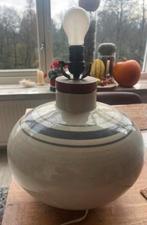 Steen vintage tafel lamp zinder kap, Huis en Inrichting, Ophalen, Zo goed als nieuw, Overige materialen, Minder dan 50 cm