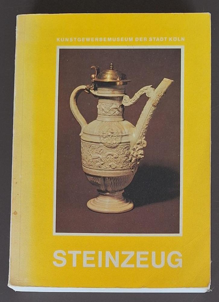 Boek: Steinzeug - Kunstgewerbemuseum Köln - Steengoed, Antiek en Kunst, Antiek | Keramiek en Aardewerk, Ophalen of Verzenden