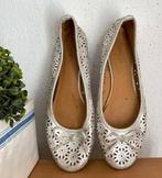 Zilverkleurige instap schoenen maat 42, Kleding | Dames, Schoenen, Instappers, Ophalen of Verzenden, Zo goed als nieuw, Grijs