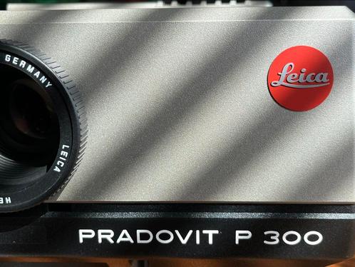 Leica Pradovit P300 dia slideprojector, Audio, Tv en Foto, Diaprojectors, Zo goed als nieuw, Ophalen