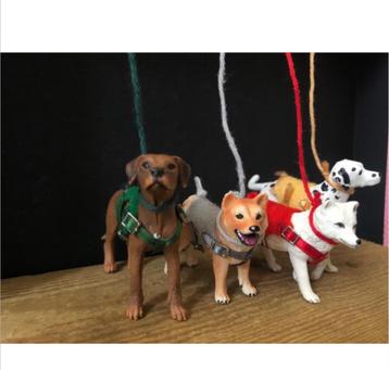 Schleich honden tuigjes . beschikbaar voor biedingen