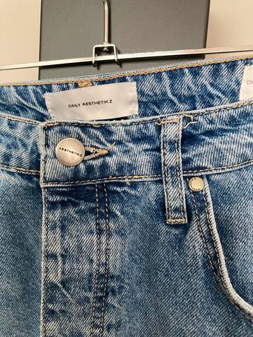 Mooie jeans van Daily Aesthetikz - DASH straight beschikbaar voor biedingen