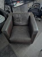 Gratis af te halen:donkerbruine fauteuil met hoge leuningen., Ophalen, Gebruikt, 50 tot 75 cm, Leer
