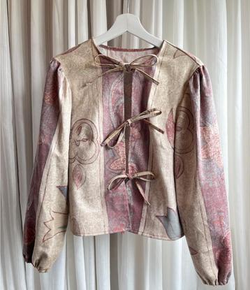 Vintage inspired blouse jacket beschikbaar voor biedingen