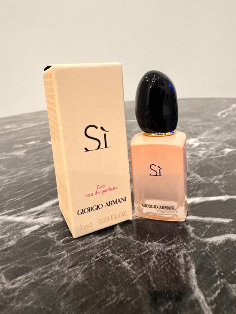 Nieuwe mini Armani Si Fiori EDP 7 ml miniatuur, Ophalen of Verzenden, Nieuw