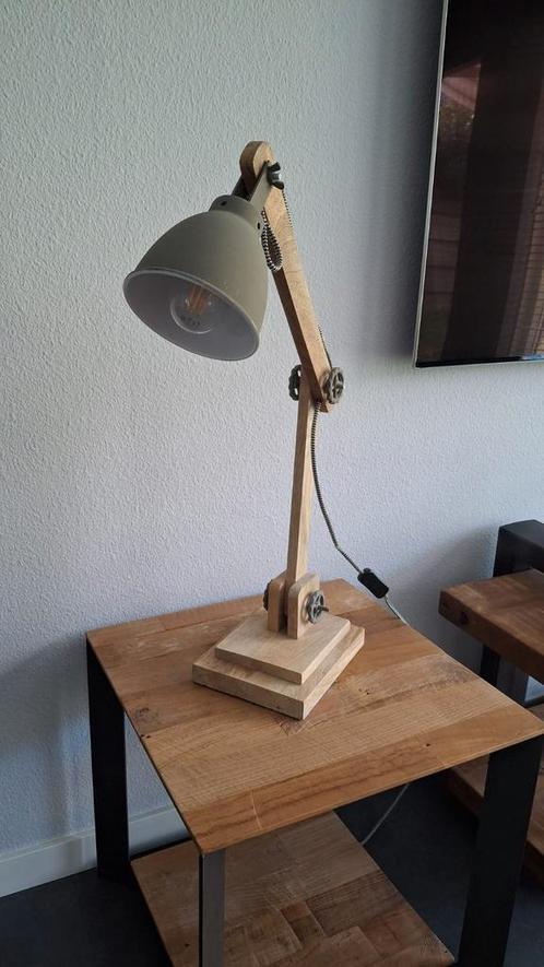 Lamp Industrieel Hout en Metaal ZGAN, Huis en Inrichting, Lampen | Tafellampen, Zo goed als nieuw, Minder dan 50 cm, Hout, Metaal