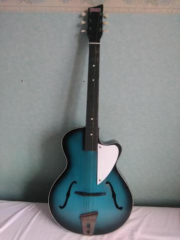 egmond akoestische gitaar beschikbaar voor biedingen