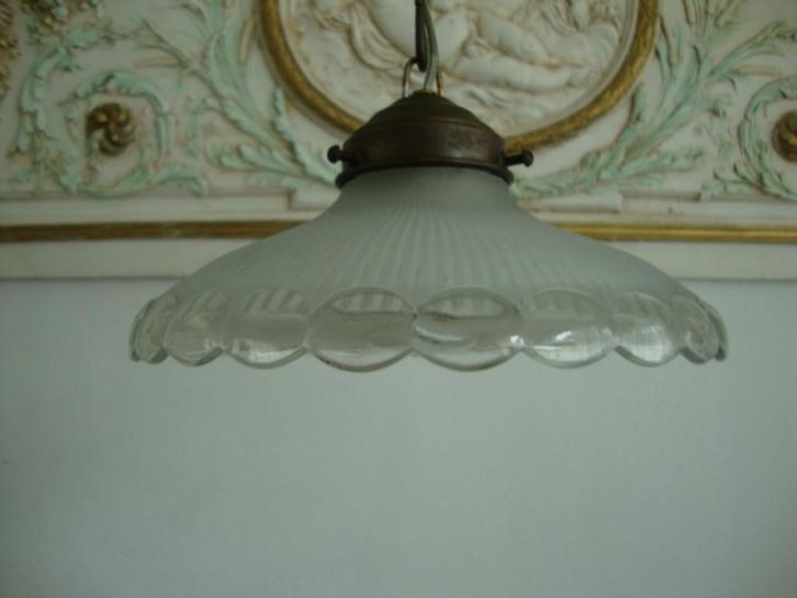 Oud holophane Hanglampje , Huis en Inrichting, Lampen | Hanglampen, Gebruikt, Minder dan 50 cm, Glas, Metaal, Verzenden