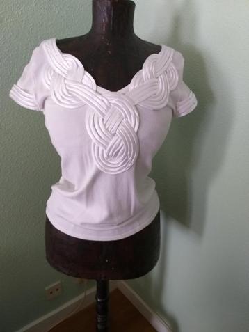 2 Shirts beschikbaar voor biedingen