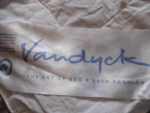Vandyck dekbed zijden 240x200, Huis en Inrichting, Slaapkamer | Beddengoed, Zo goed als nieuw, Deken of Dekbed, Tweepersoons, Wit
