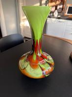 Oude glazen bloemvaas met uniek design, Ophalen