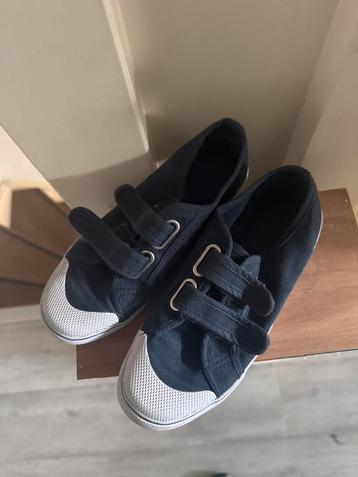 Gymschoenen z.g.a.n. maat 35 beschikbaar voor biedingen
