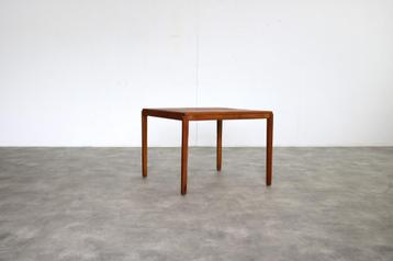 vintage salontafel | tafel | teak | jaren 60 beschikbaar voor biedingen