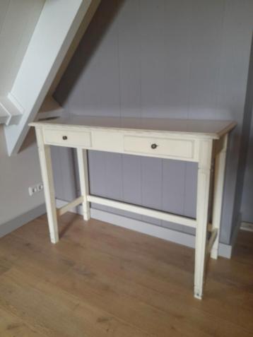 Witte Sidetable beschikbaar voor biedingen