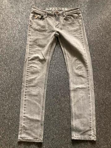 Grijze dames/meiden spijkerbroek, maat M, zeer goede staat beschikbaar voor biedingen