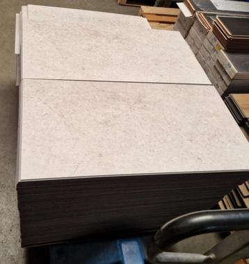 Circa 105m2 click pvc Moduleo LayRed Millstone. Prima staat. beschikbaar voor biedingen