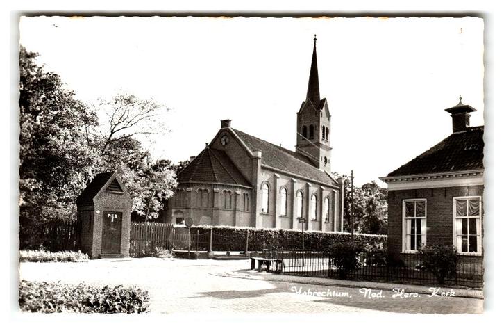 IJsbrechtum, Ned.Herv.Kerk, Verzamelen, Ansichtkaarten | Nederland, Ongelopen, Friesland, 1960 tot 1980, Verzenden