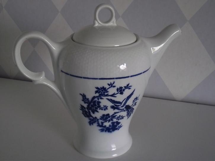 wit porselein zwaluw theepot 24 cm St. Amand France 1940, Antiek en Kunst, Antiek | Servies los, Ophalen of Verzenden