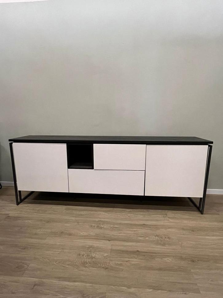 Glasgow dressoir 230cm XOOON €499,-, Huis en Inrichting, Kasten | Dressoirs, Nieuw, 200 cm of meer, 25 tot 50 cm, Met lade(s)