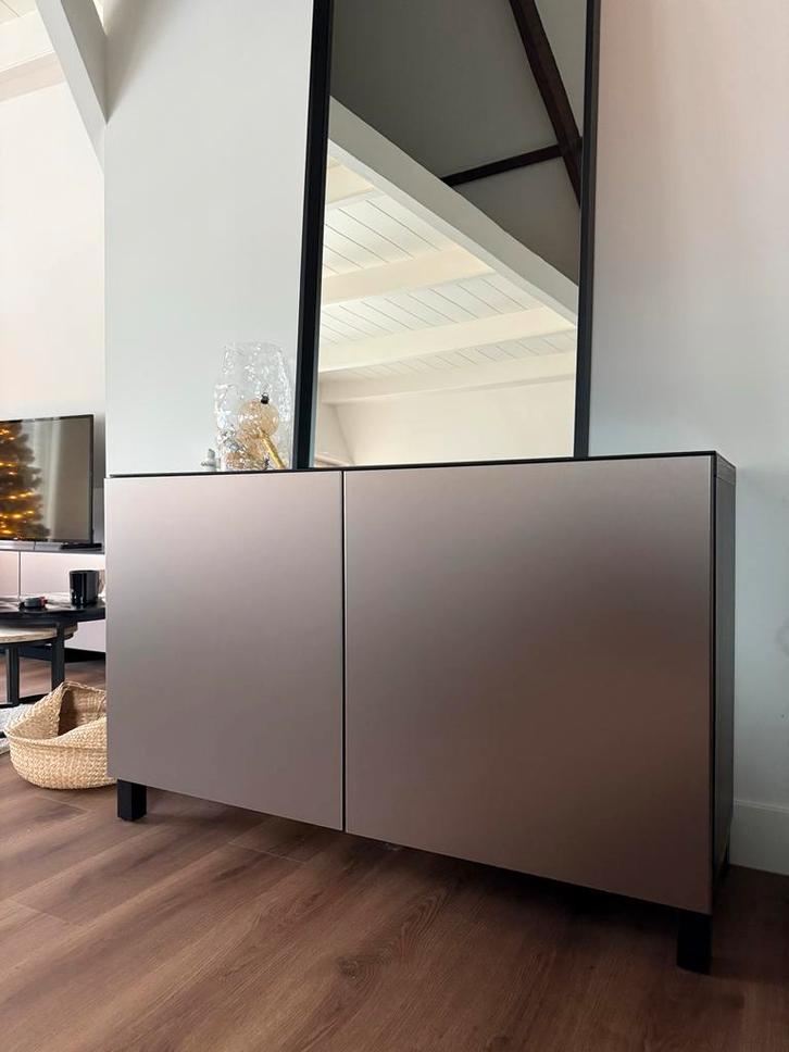 IKEA Besta kast met Riksviken deuren, Huis en Inrichting, Kasten | Dressoirs, Zo goed als nieuw, 100 tot 150 cm, 25 tot 50 cm