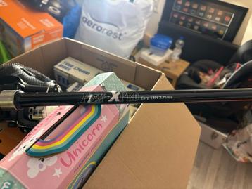 2 Nieuwe Vishengels + Accessoires beschikbaar voor biedingen