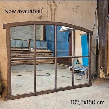 Industriële gietijzeren stalraam spiegel | 107,5x150 cm beschikbaar voor biedingen