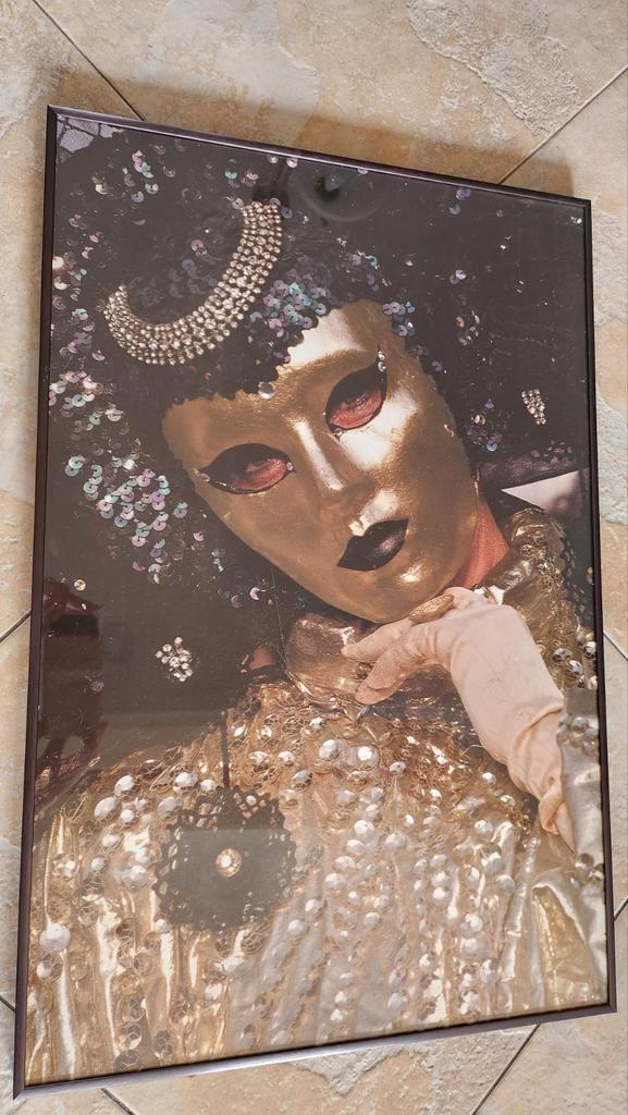 Gouden Masker Afbeelding met wissellijst van Nielsen, Antiek en Kunst, Kunst | Tekeningen en Foto's, Ophalen of Verzenden