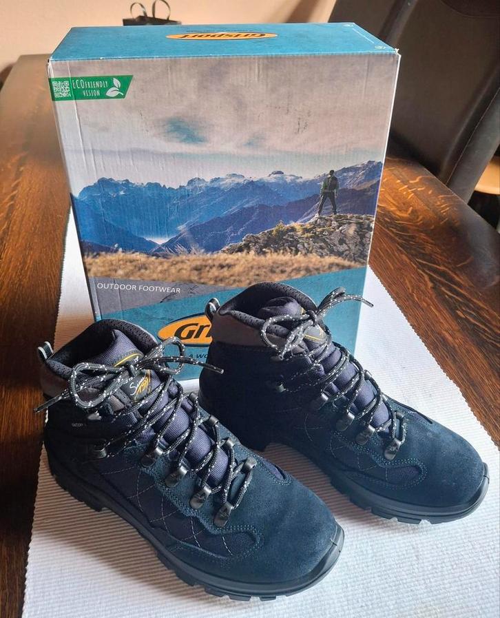 Nieuw in de doos  dames wandelenschoenen, Sport en Fitness, Bergsport en Wandelen, Nieuw, Schoenen, Ophalen of Verzenden