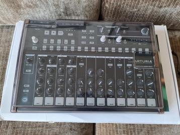 Arturia DrumBrute + decksaver beschikbaar voor biedingen