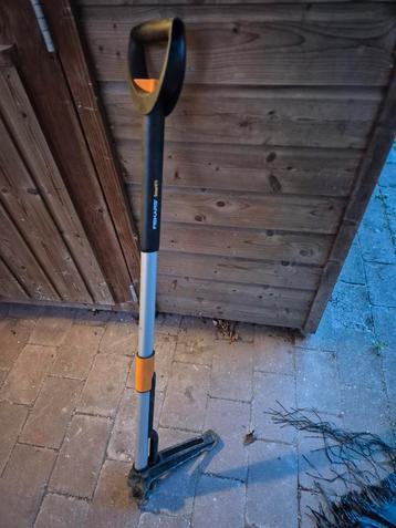 Onkruidsteker / onkruidtrekker FISKARS beschikbaar voor biedingen
