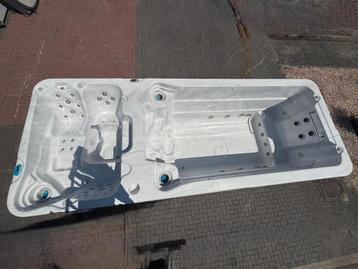 Spa net jacuzzi 😳👌 NERGENS  GOEDKOPER 💦vandaag bezorgd  beschikbaar voor biedingen