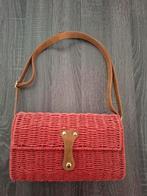 Mooie rode rieten dames tas, Sieraden, Tassen en Uiterlijk, Ophalen, Zo goed als nieuw, Rood, Handtas