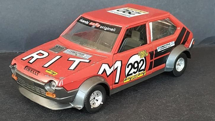 Fiat Ritmo Racing 1:24 Bburago Burago Pol, Hobby en Vrije tijd, Modelauto's | 1:24, Zo goed als nieuw, Bburago, Ophalen of Verzenden