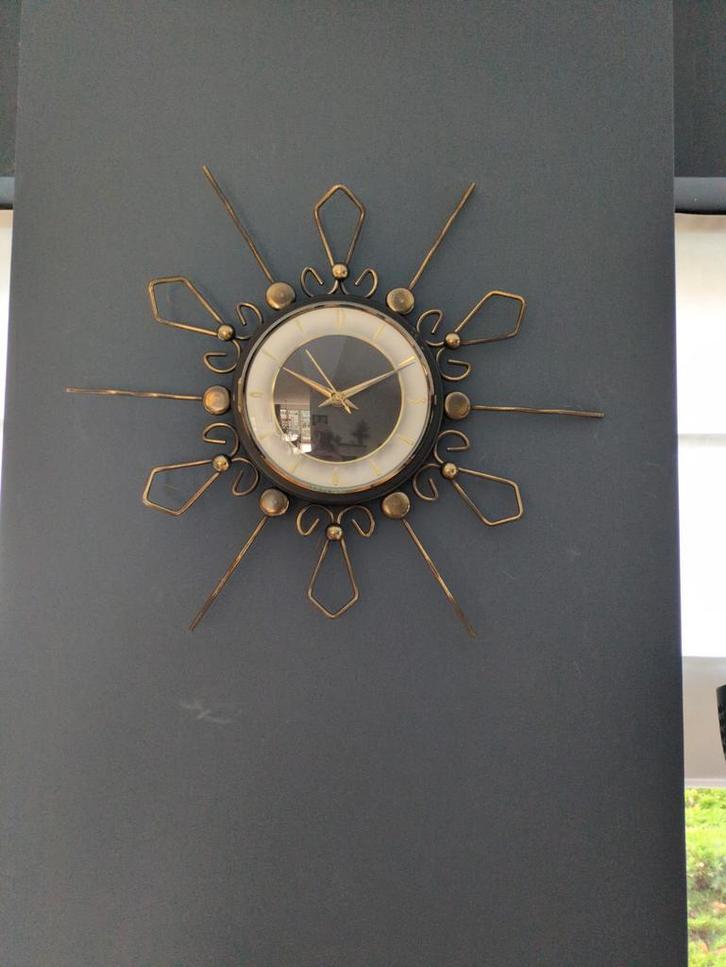 Vintage Jaren 50 Elektrische Wandklok, Huis en Inrichting, Woonaccessoires | Klokken, Gebruikt, Wandklok, Analoog, Ophalen of Verzenden