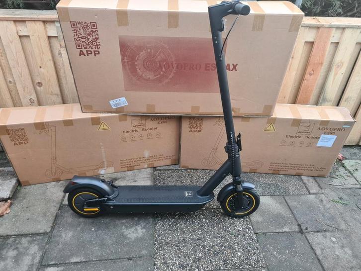ACTIE 35km/h electrische step 45KM - Aovo ESMAX MET GARANTIE, Fietsen en Brommers, Steps, Nieuw, Elektrische step (E-scooter)