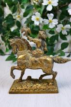 Mooie messing valkenier te paard, Ophalen of Verzenden