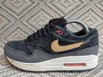 Nike Air Max 1 Gold Hyper Red 40, Kleding | Dames, Schoenen, Nike, Gedragen, Ophalen of Verzenden, Sneakers of Gympen