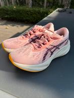 Asics Novablast 3 licht roze, Ophalen of Verzenden, Zo goed als nieuw, Hardloopschoenen, Overige merken