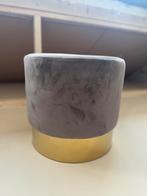 Taupe kleurige velvet poef met gouden onderkant, Ophalen of Verzenden, Zo goed als nieuw, Rond