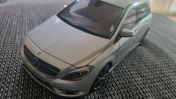 Mercedes-Benz B-Klasse 2012 W246 Norev, 1:18 beschikbaar voor biedingen