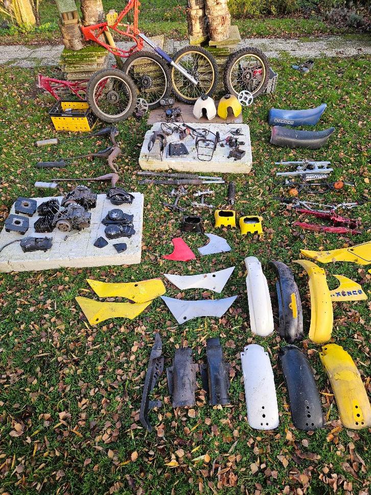 2x SUZUKI TS50 in onderdelen KENTEKEN 50 TS50ER TS50R TS50X, Fietsen en Brommers, Brommers | Overige merken, Gebruikt, Maximaal 45 km/u