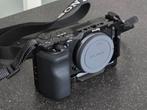 Sony ZV-E10 met Smallrig cage + 4 originele accu's en lader, Audio, Tv en Foto, Fotocamera's Digitaal, Ophalen, Compact, Zo goed als nieuw