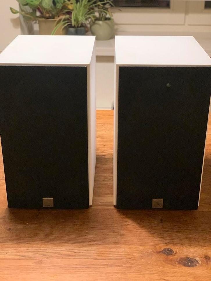 Dali Zensor 3 - witte Boekenplank speakers, Audio, Tv en Foto, Luidsprekers, Zo goed als nieuw, Front, Rear of Stereo speakers