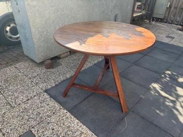 ronde tafel opklapbaar  108 cm. rond beschikbaar voor biedingen