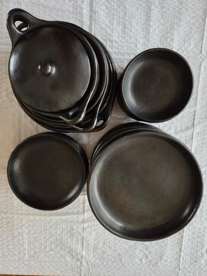Black Pottery, Huis en Inrichting, Keuken | Servies, Nieuw, Overige typen, Overige stijlen, Aardewerk, Ophalen