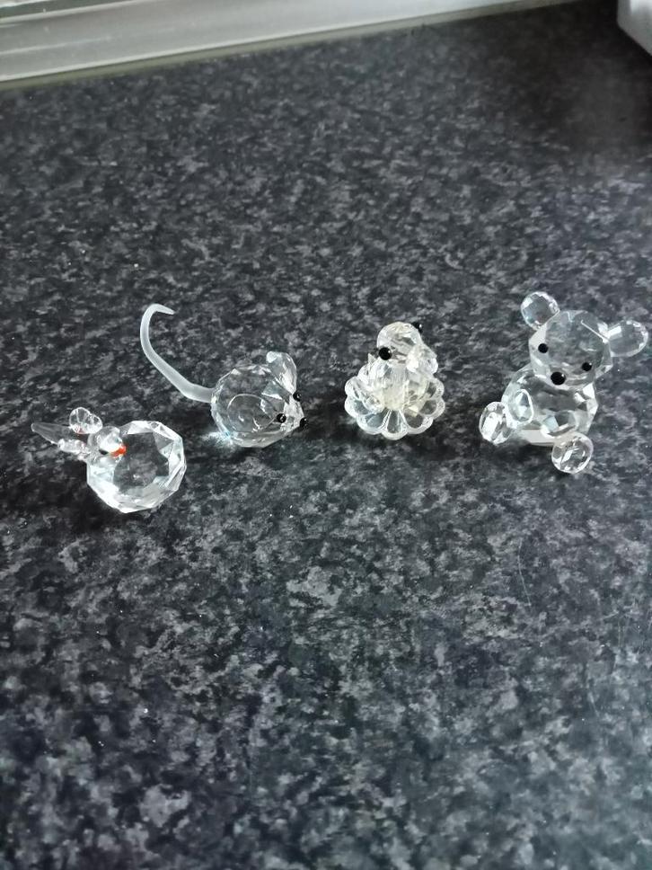 4 kristal beeldjes, 1 kristal olifant en olielampje zwaan, Antiek en Kunst, Antiek | Glas en Kristal, Ophalen of Verzenden