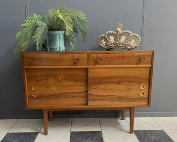 60 jaren donker houten dressoir 2 lade 2 schuifdeur rond gat beschikbaar voor biedingen
