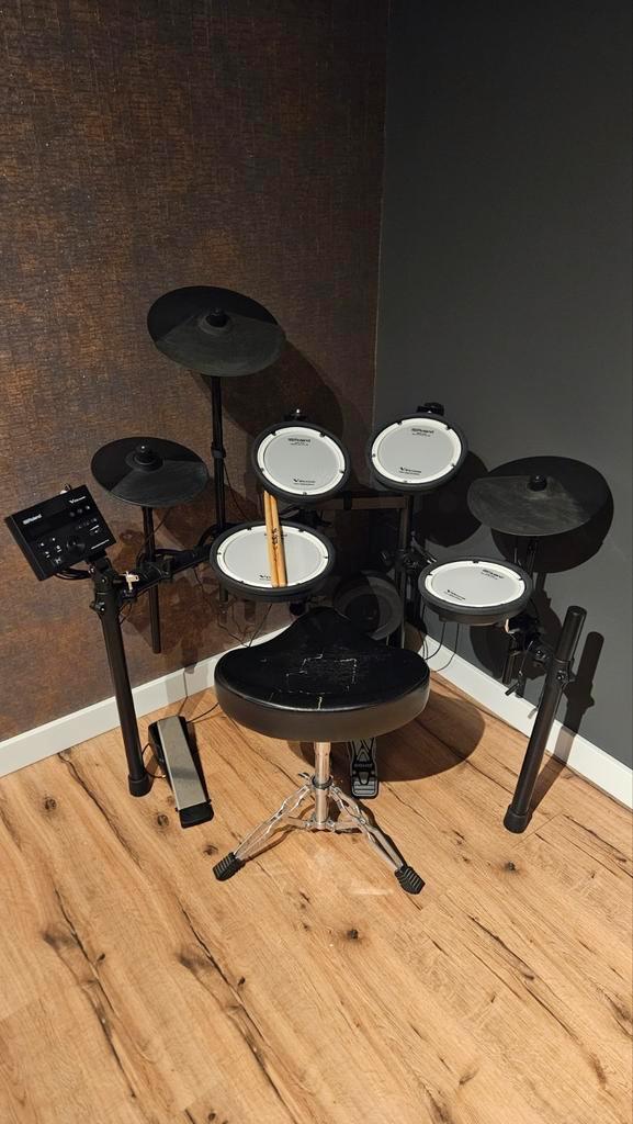 Roland V-Drum TD-07KV, Muziek en Instrumenten, Drumstellen en Slagwerk, Zo goed als nieuw, Roland, Elektronisch, Ophalen