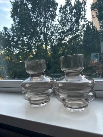 2 Lichtbruine Vaasjes beschikbaar voor biedingen